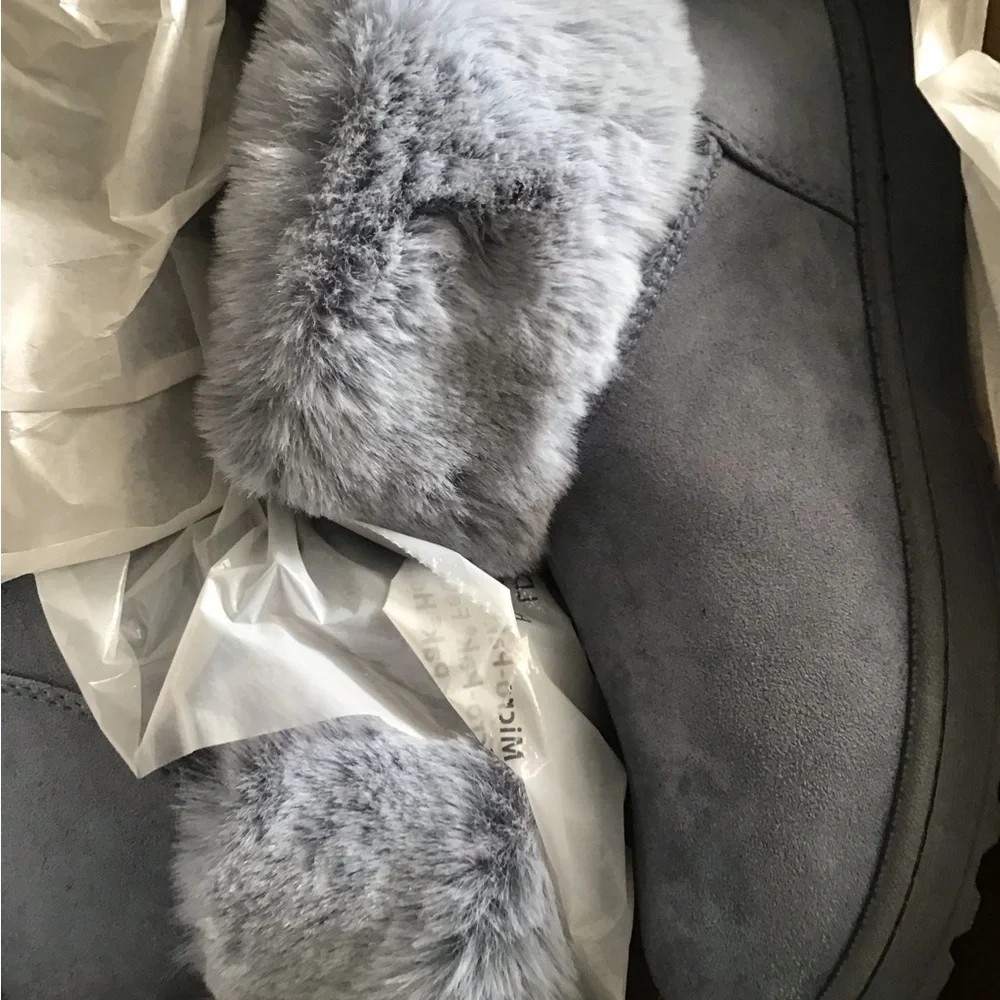 Blue Fur-Lined Boots - Picture 4 of 7